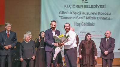 Keçiören Belediyesi’ne bağlı Gönül Köşkü Huzurevi sakinlerinden oluşan koro, uzun