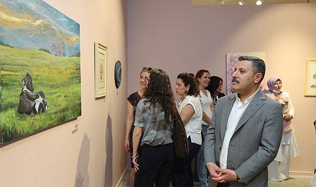 Küçükçekmece Belediyesi Güzel Sanatlar Akademisi'nde eğitim alan 102 öğrencinin, 124
