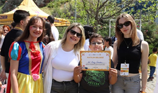 İzmir’de sosyal imkânları kısıtlı mahallelerde yürütülen proje, 68 aile ve