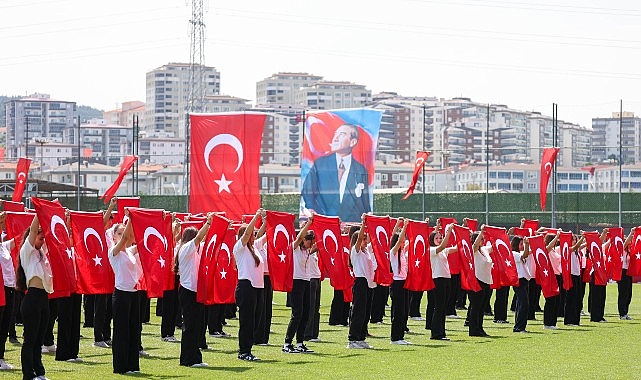 Türkiye Cumhuriyeti’nin kurucusu Gazi Mustafa Kemal Atatürk’ün Türk Gençliğine armağan