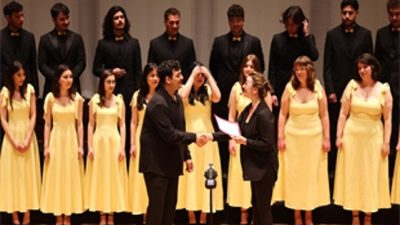 İzmir Uluslararası Çoksesli Korolar Festivali, ilk gününde yoğun ilgi gördü.