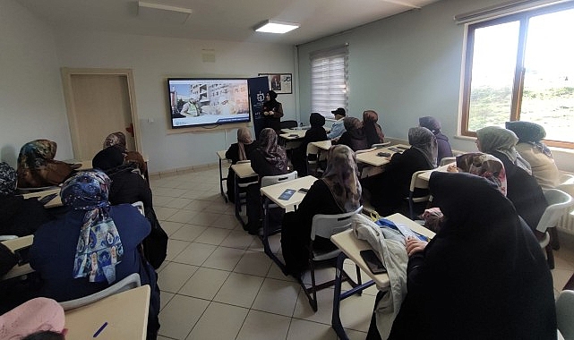 Kocaeli Büyükşehir Belediyesi tarafından yürütülen “Afete Dirençli Kadınlar Projesi”, düzenlenen