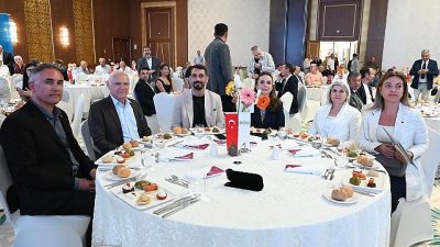 Akdeniz Turistik Otelciler ve İşletmeciler Birliği'nin (AKTOB) aylık toplantısı Kemer'e