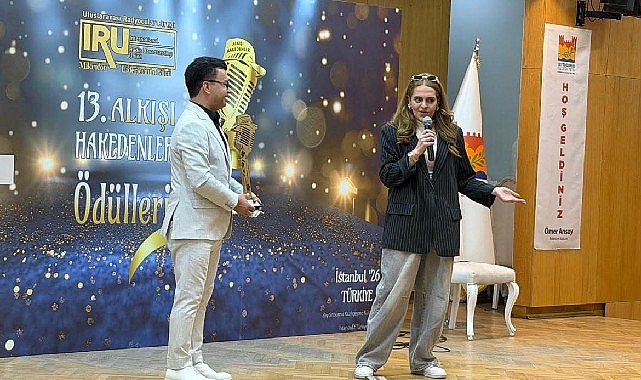 Almina Besra Babar’a büyük onur Uluslararası Radyocular Birliği (IRU) tarafından düzenlenen 13. Uluslararası Alkışı Hakedenler