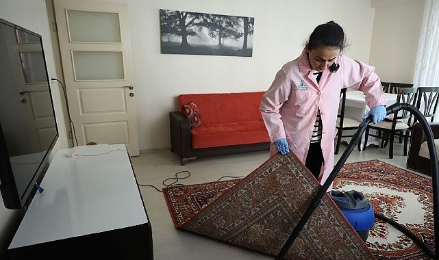 Alo Evlat Ekipleri Büyüklerini Bayrama Hazırlıyor Kartepe Belediyesi Alo Evlat Sağlık Kulübü, yaklaşan bayram öncesinde de