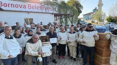 Bornova Belediyesi’nin düzenlediği 10. Arıcılık Kursu, 56 saatlik teorik ve