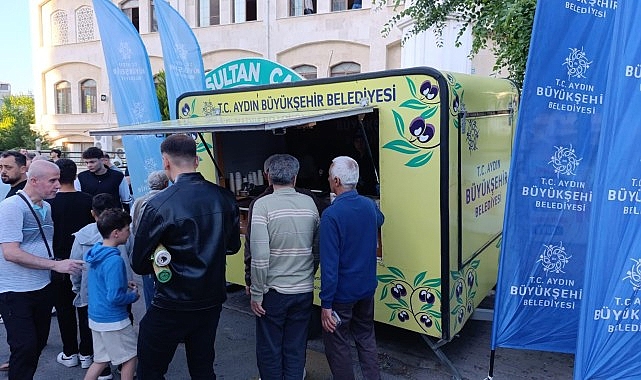 Aydın Büyükşehir Belediyesi, Kurban Bayramı dolayısıyla bayram namazı sonrası vatandaşlara