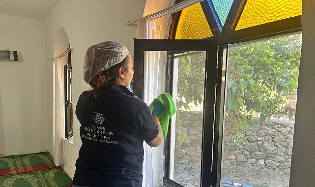 Aydın Büyükşehir Belediyesi’nden Kurban Bayramı Öncesi Camilerde Temizlik Aydın Büyükşehir Belediyesi, Kurban Bayramı öncesi ibadethanelerde temizlik çalışmalarına devam
