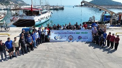 Antalya Büyükşehir Belediyesi’nin denizlerde farkındalık oluşturmak amacıyla dalış okulları, sualtı