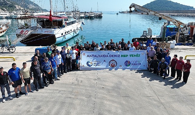 Antalya Büyükşehir Belediyesi’nin denizlerde farkındalık oluşturmak amacıyla dalış okulları, sualtı
