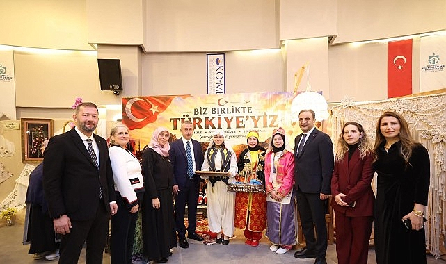 Başiskele KO-MEK sergi açılışına büyük ilgi KO-MEK Başiskele İlçe Sergisi’nin açılışında ilgi de heyecan da yüksekti.