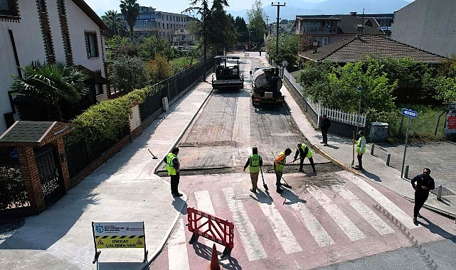 Başiskele sahilinde trafik ve yaya düzeni yenileniyor Kocaeli Büyükşehir Belediyesi, Başiskele sahil bölgesinde ulaşım akışını rahatlatmak amacıyla