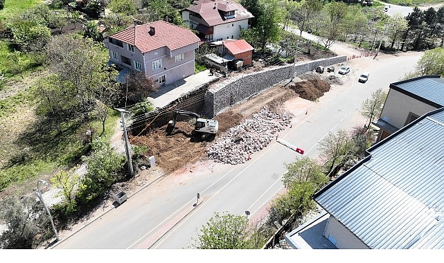 Kocaeli Büyükşehir Belediyesi, kent genelinde gerçekleştirdiği üstyapı yatırımlarıyla hem yol