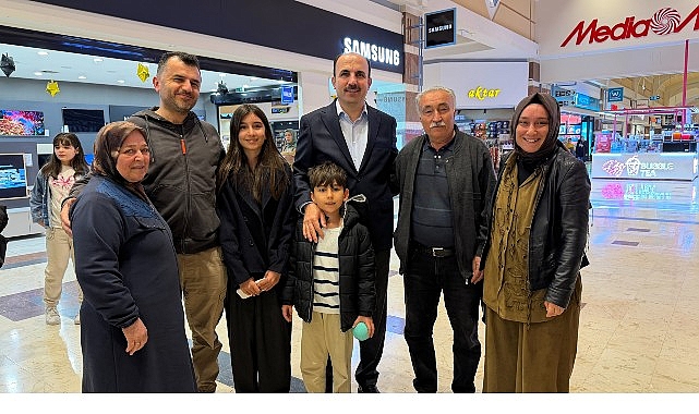 Konya Büyükşehir Belediye Başkanı Uğur İbrahim Altay, bir alışveriş merkezini