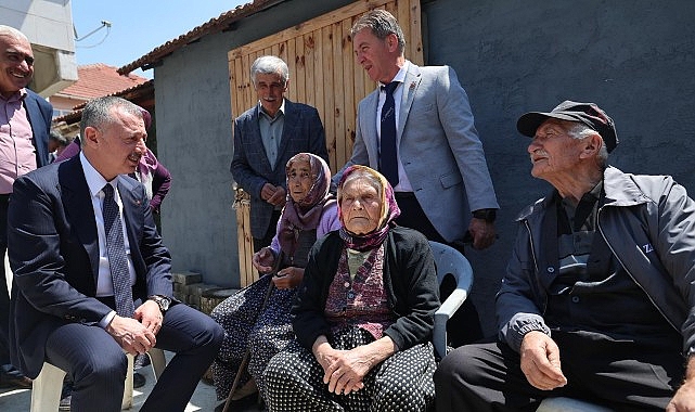 Kocaeli Büyükşehir Belediye Başkanı Tahir Büyükakın, İzmit Balören’de köyün ileri