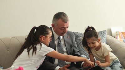 Kocaeli Büyükşehir Belediye Başkanı Tahir Büyükakın, şehit ailelerini ziyaret etti,