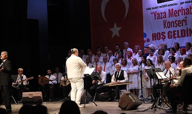 Başkan Çerçioğlu Sevilen Şarkıları Aydınlılar ile Buluşturdu Çerçioğlu, Aydın’ın dört bir yanında vatandaşları kültür ve sanat aktiviteleri