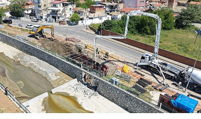 Başkan Çerçioğlu’ndan Söke’ye 77 Milyon Türk Lirası Değerinde Altyapı Yatırımı Çerçioğlu’nun öncülüğünde Aydın’ın dört bir yanında hayata geçirilen çalışmalar devam