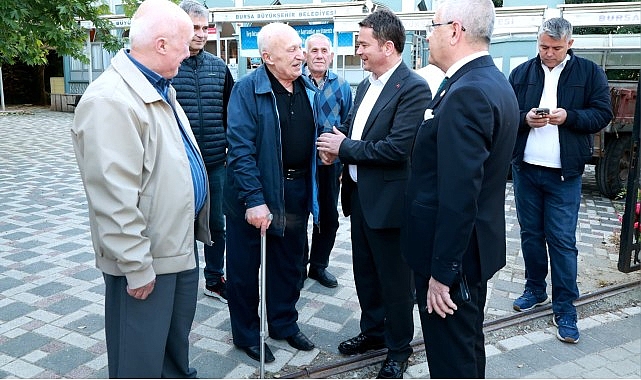 Osmangazi Belediye Başkanı Erkan Aydın, Kurban Bayramı namazını Nilüferköy Camii’nde