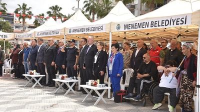 Menemen Belediyesi tarafından Engelliler Haftası kapsamında farkındalık yürüyüşü gerçekleştirildi.