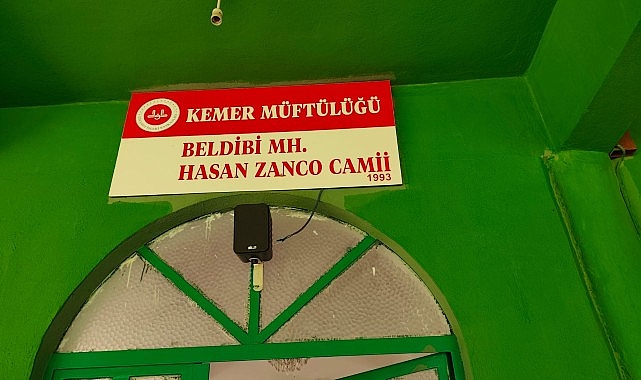 Kemer Belediyesi Temizlik İşleri Müdürlüğü ekipleri, Kemer genelinde bulunan cami