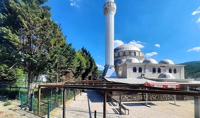 Bayram öncesi ibadethanelerde hummalı hazırlık Kocaeli Büyükşehir Belediyesi, Kurban Bayramı öncesinde cami ve mescitlerde bakım