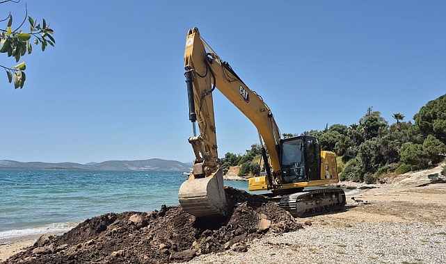 Belediye Ekipleri Şehrin Dört Bir Yanında: Modern Sosyal Alanlar ve Yenilenen Yollarla Konfor Artırılıyor Milas Belediyesi, vatandaşların yaşam standartlarını yükseltmek ve şehre modern bir