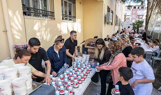 Bornova Belediyesi’nin öğrencilere ücretsiz eğitim desteği sunduğu Bornova Belediyesi Gençlik