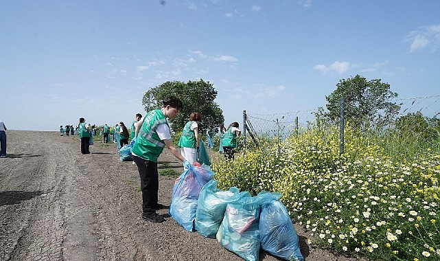 Beylikdüzü’nde Öğrencilerden Doğaya Destek İlçe halkının çevre duyarlılığını artırmak amacıyla düzenli olarak farkındalık etkinlikleri