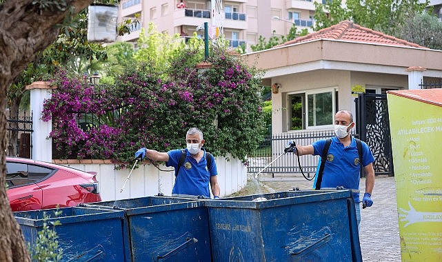 Buca Belediyesi’nden halk sağlığı için yoğun ilaçlama çalışması Buca Belediyesi, yaz aylarının yaklaşmasıyla birlikte ilçe genelinde ilaçlama çalışmalarını
