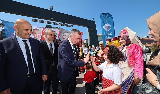 KO-MEK ilçe sergilerinde son durak Çayırova oldu. Kursiyerleri bu mutlu