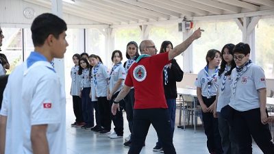 Antalya Büyükşehir Belediyesi’nin izcilik çalışmaları kapsamında farklı dönem izcileri, Gençlik