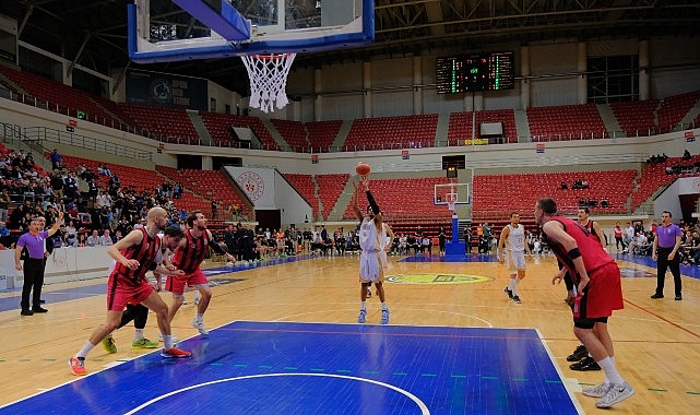 Büyükşehir Seriyi Üçüncü Maça Taşıdı Konya Büyükşehir Belediyespor, Türkiye Sigorta Türkiye Basketbol Ligi play-off yarı