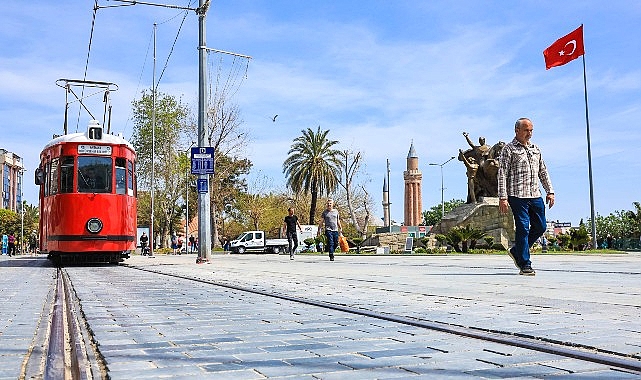 Antalya Büyükşehir Belediyesi ve iştirakine ait nostalji tramvayı, raylı sistem