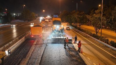 Antalya Büyükşehir Belediyesi, İller Bankası Kavşağı’nda gerçekleştirdiği yol genişletme ve