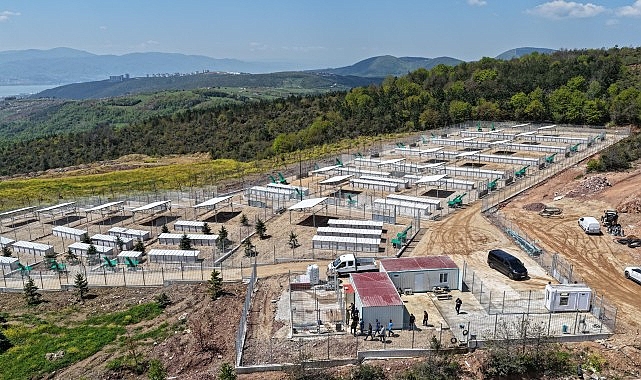 Kocaeli Büyükşehir Belediyesi, sahipsiz köpekleri sıcak yuvada buluşturacağı yeni barınağı