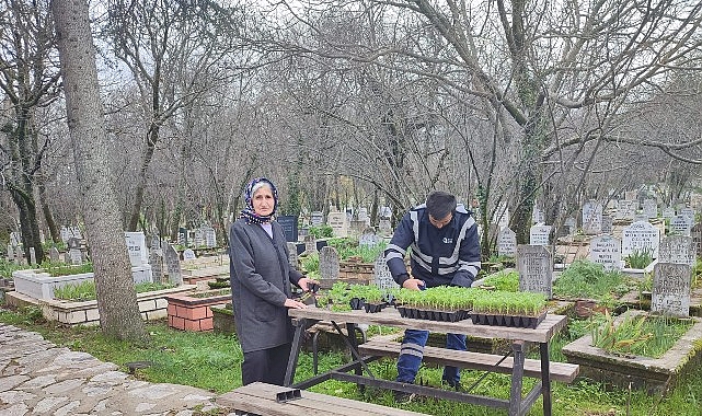 Büyükşehir’in mezarlıklarda bayram hazırlığı sürüyor Antalya Büyükşehir Belediyesi, Antalya merkez ve 19 ilçelerde mezarlıkları Kurban