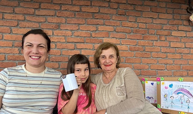 Büyükşehir’le 3 kuşak aynı masada Kocaeli Büyükşehir Belediyesi’ne bağlı hizmet veren Saygınlar Kulübü, Anneler Günü