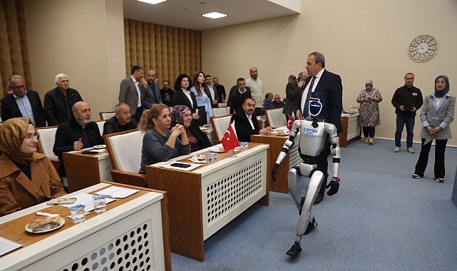 Türkiye'nin nüfusa kayıtlı ilk insansı robotu CANİKMAN, Canik Belediye Başkanı