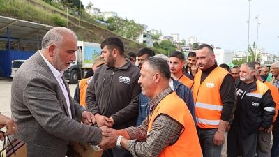 Canik Belediye Başkanı İbrahim Sandıkçı, belediye personelinin Kurban Bayramı'nı tebrik
