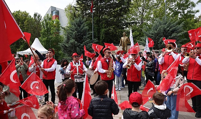 Çankaya Belediye Başkanı Hüseyin Can Güner’in ev sahipliğinde Atatürk Anıtı’na