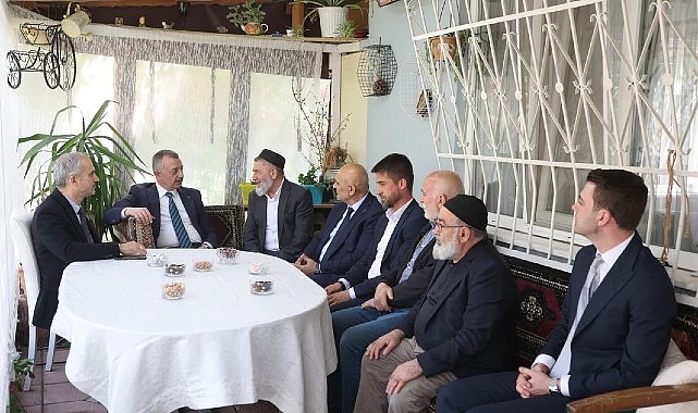 Kocaeli Büyükşehir Belediye Başkanı Tahir Büyükakın, “Sadece Hizmet Ettik” başlığıyla
