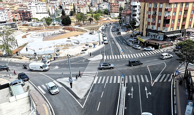 Çayırova’daki kavşakta Büyükşehir imzası Kocaeli’de ulaşımı daha güvenli, hızlı ve konforlu hale getirmeyi hedefleyen