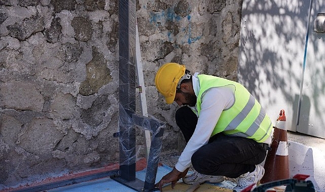 Çeşme Belediyesinden trafik güvenliği için kapsamlı çalışma Çeşme Belediyesi, ilçe genelinde daha güvenli, düzenli ve konforlu bir