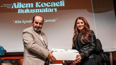 Kocaeli Büyükşehir Belediyesi, “Ailem Kocaeli” buluşmaları kapsamında divan edebiyatına dair