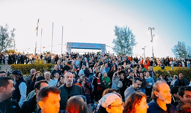 Didim’de baharın habercisi Hıdırellez, Didim Belediyesi tarafından düzenlenen etkinlikle kutlandı.