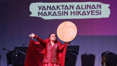 Kocaeli Büyükşehir Belediye Başkanı Tahir Büyükakın ve eşi Prof.Dr. Figen