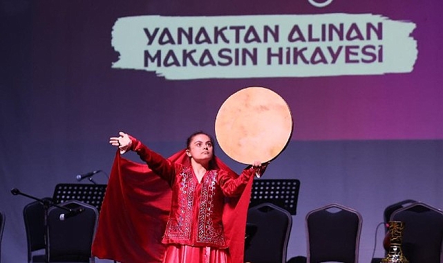 Down Sendromlu gençlerden Büyükakın’a duygulandıran sürpriz Kocaeli Büyükşehir Belediye Başkanı Tahir Büyükakın ve eşi Prof.Dr. Figen