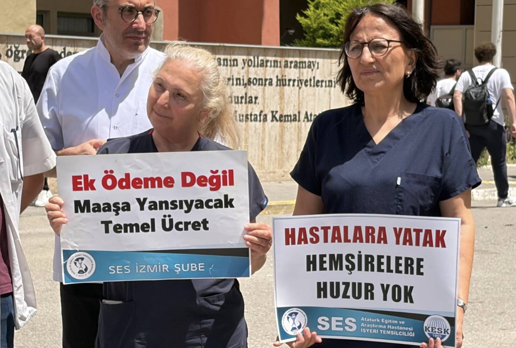 Ebeler, Hemşireler 'Kutlama' Değil Çözüm İstiyor!