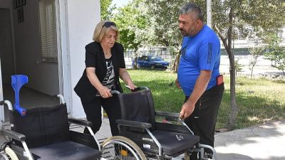 Edremit Belediyesi, sosyal belediyecilik anlayışı kapsamında engelli ve ihtiyaç sahibi